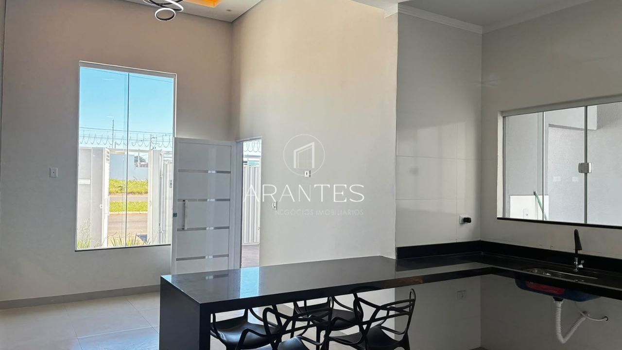 Foto de Casa 92 m², com suíte e garagem coberta – Bela Vista da Lagoa – Pé-direito alto em Bela Vista da Lagoa, Três Lagoas