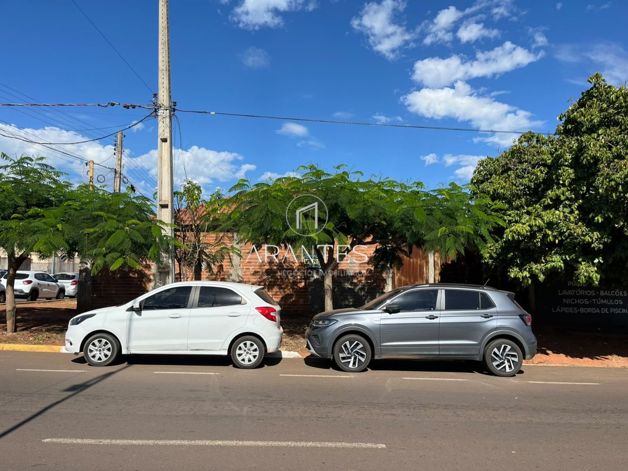 Foto de OPORTUNIDADE RARA I  VENDA CASA DE ESQUINA NA AV ROSÁRIO CONGRO em Colinos, Três Lagoas