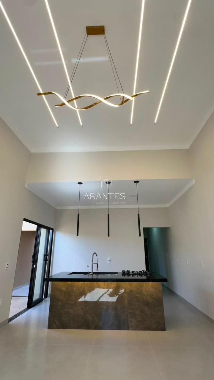 Foto de Casa Santa Helena- Conforto e Sofisticação. em Portal das Araras, Três Lagoas