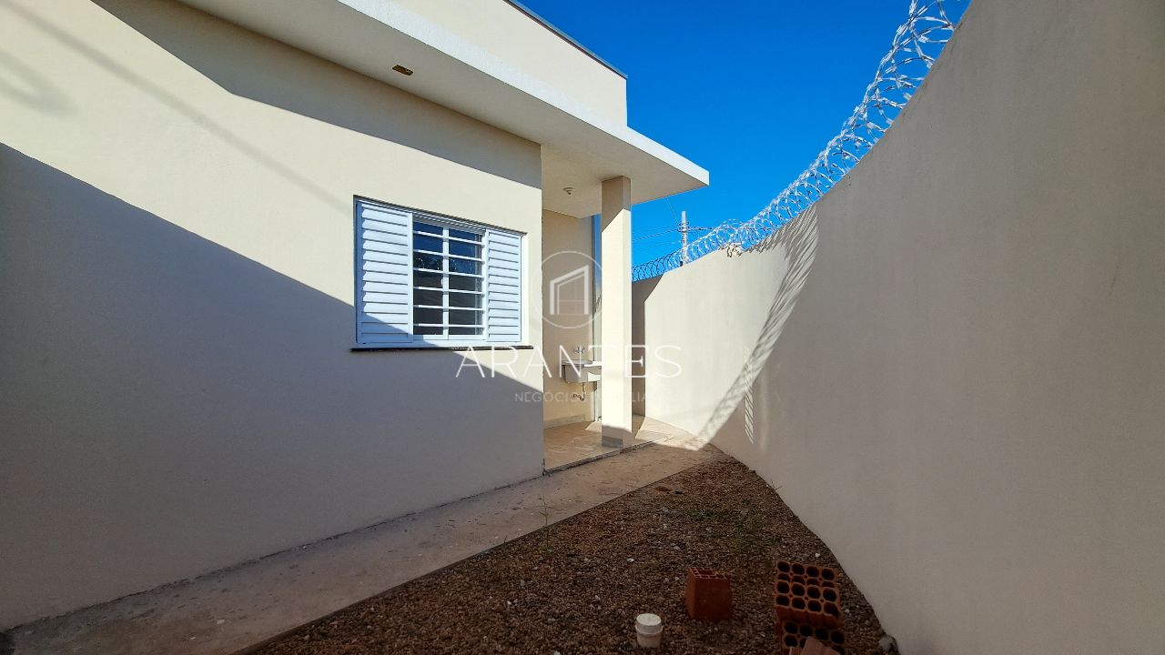 Foto de OPORTUNIDADE! CASA DE ESQUINA – PRONTA PARA MORAR! FINANCIAMENTO MCMV em Nova Três Lagoas III, Três Lagoas