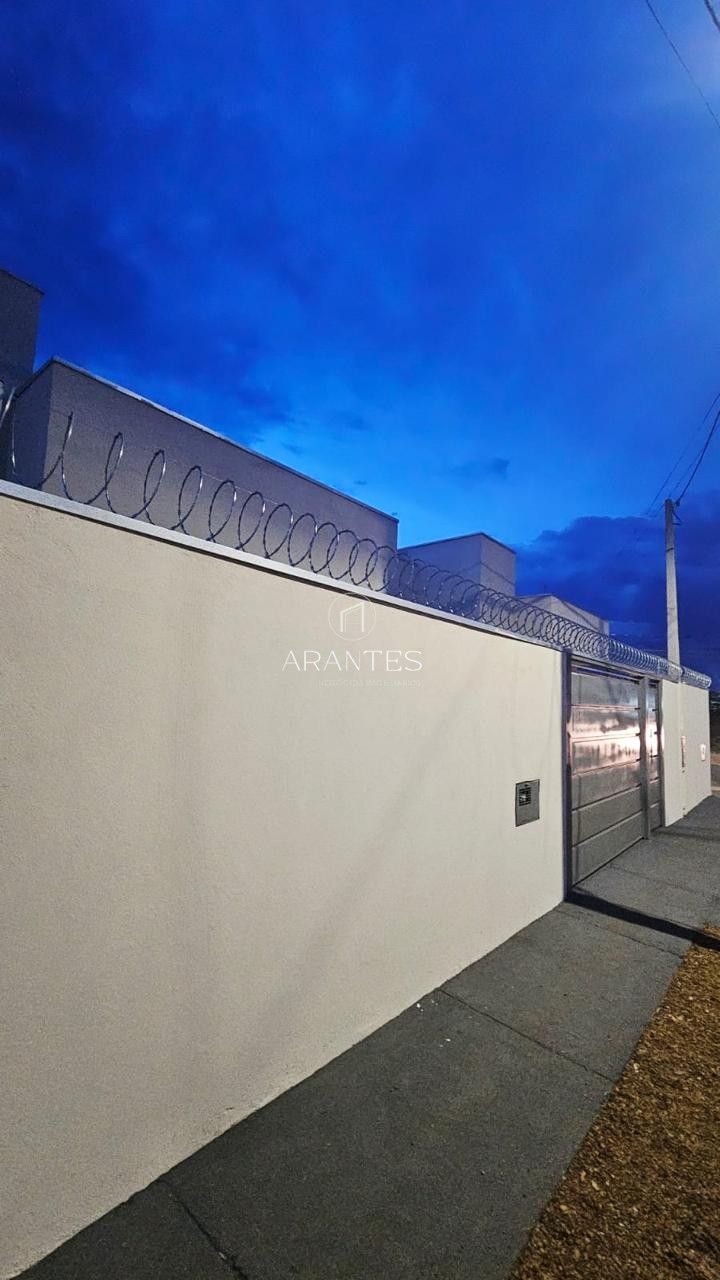 Foto de CASA DE ESQUINA À VENDA – PARQUE SÃO CARLOS em Parque São Carlos, Três Lagoas