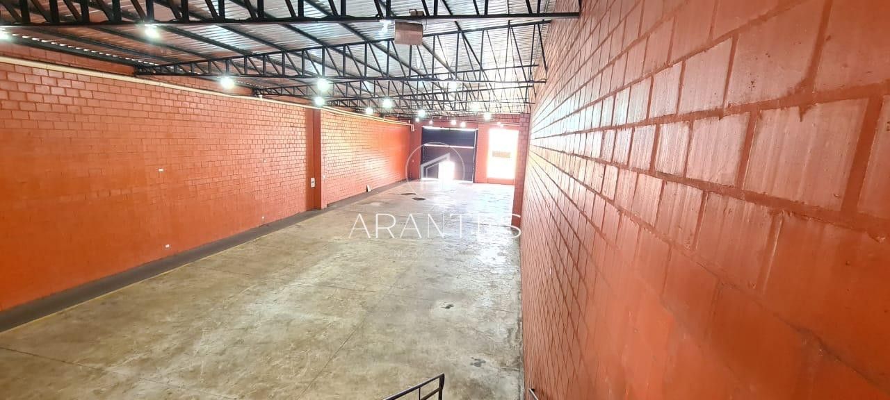 Foto de BARRACÃO PARA LOCAÇÃO NA AV ANTÔNIO TRAJANO em MORUMBI, Três Lagoas
