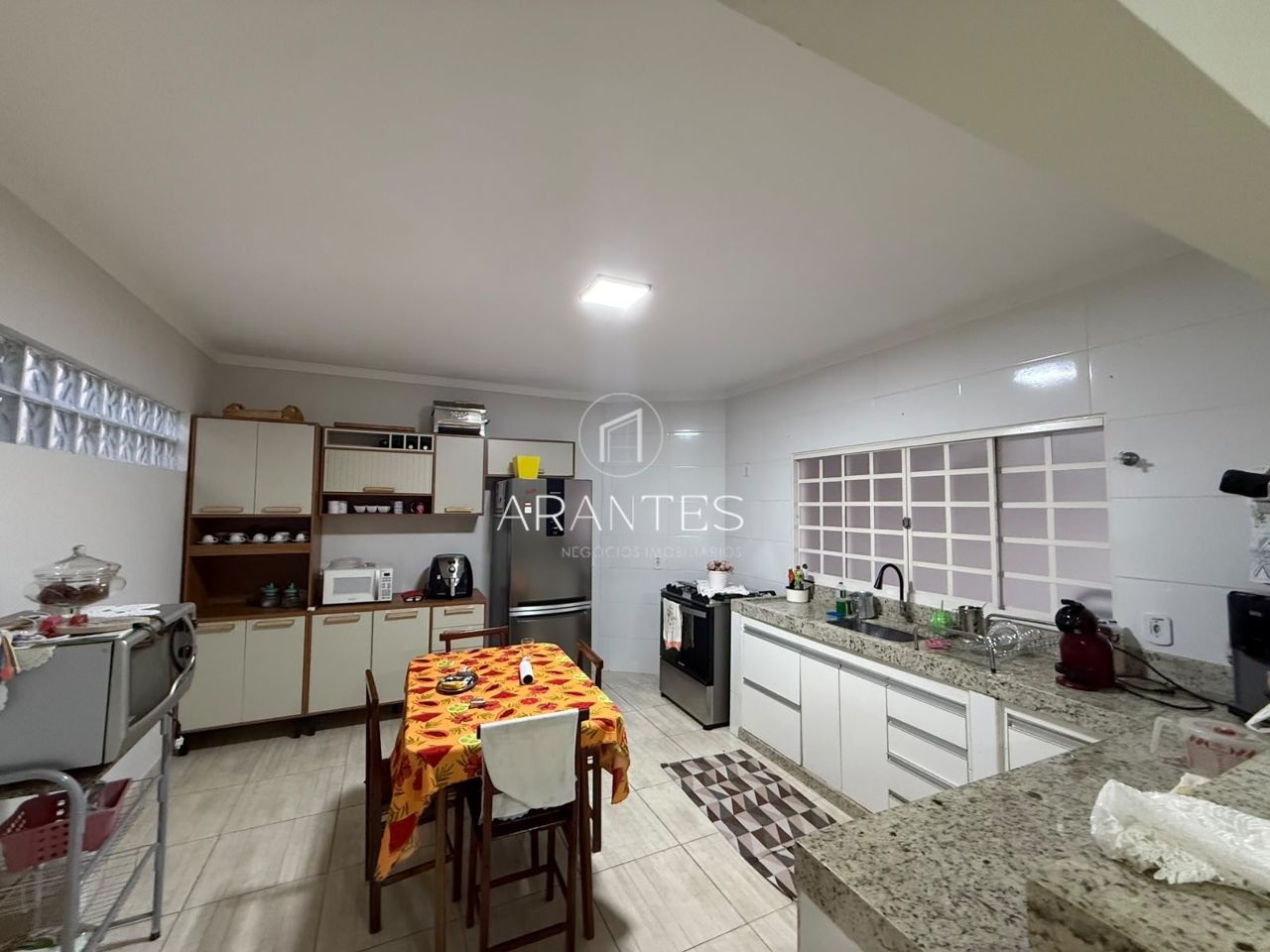 Foto de Sobrado com casa junto para locação em Inocência em centro, Inocência