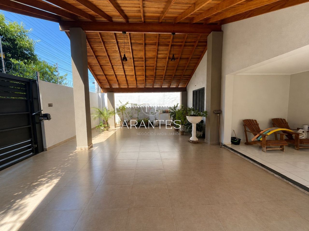Foto de CASA À VENDA COM EXCELENTE LOCALIZAÇÃO em Vila Nova, Três Lagoas