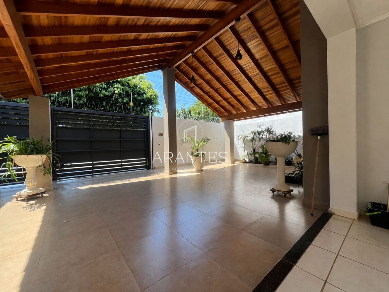 Foto de CASA À VENDA COM EXCELENTE LOCALIZAÇÃO em Vila Nova, Três Lagoas