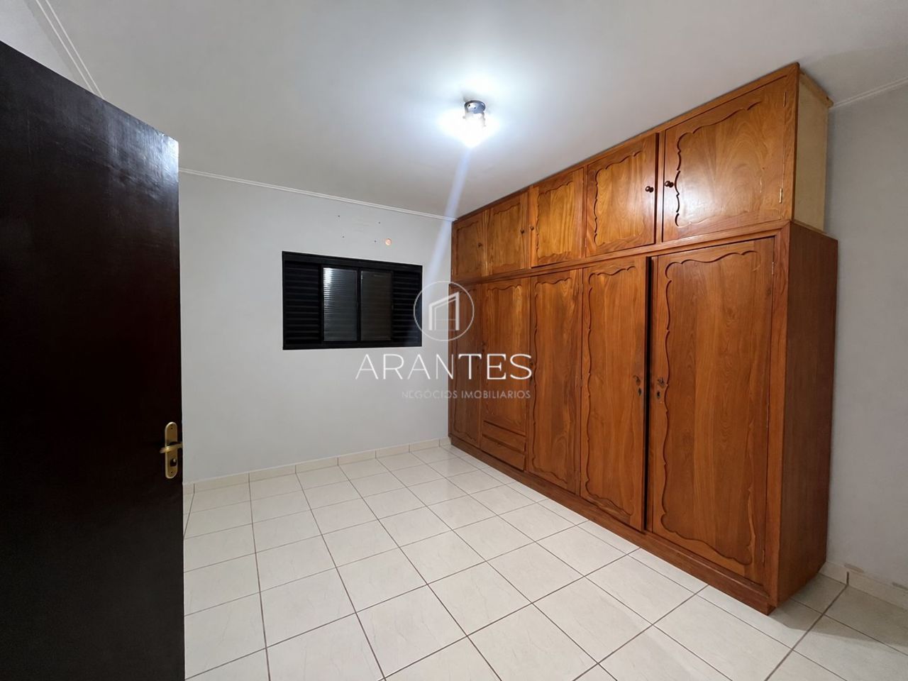 Foto de CASA À VENDA COM EXCELENTE LOCALIZAÇÃO em Vila Nova, Três Lagoas