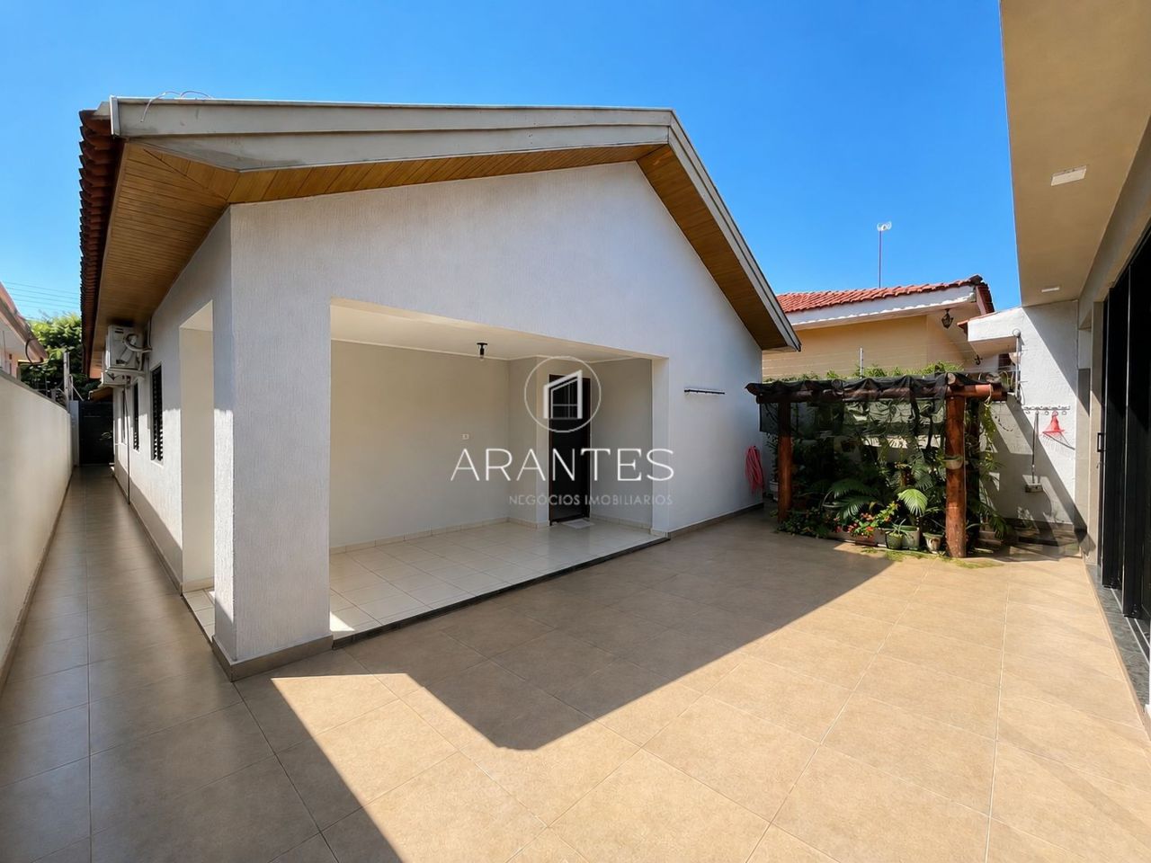 Foto de CASA À VENDA COM EXCELENTE LOCALIZAÇÃO em Vila Nova, Três Lagoas