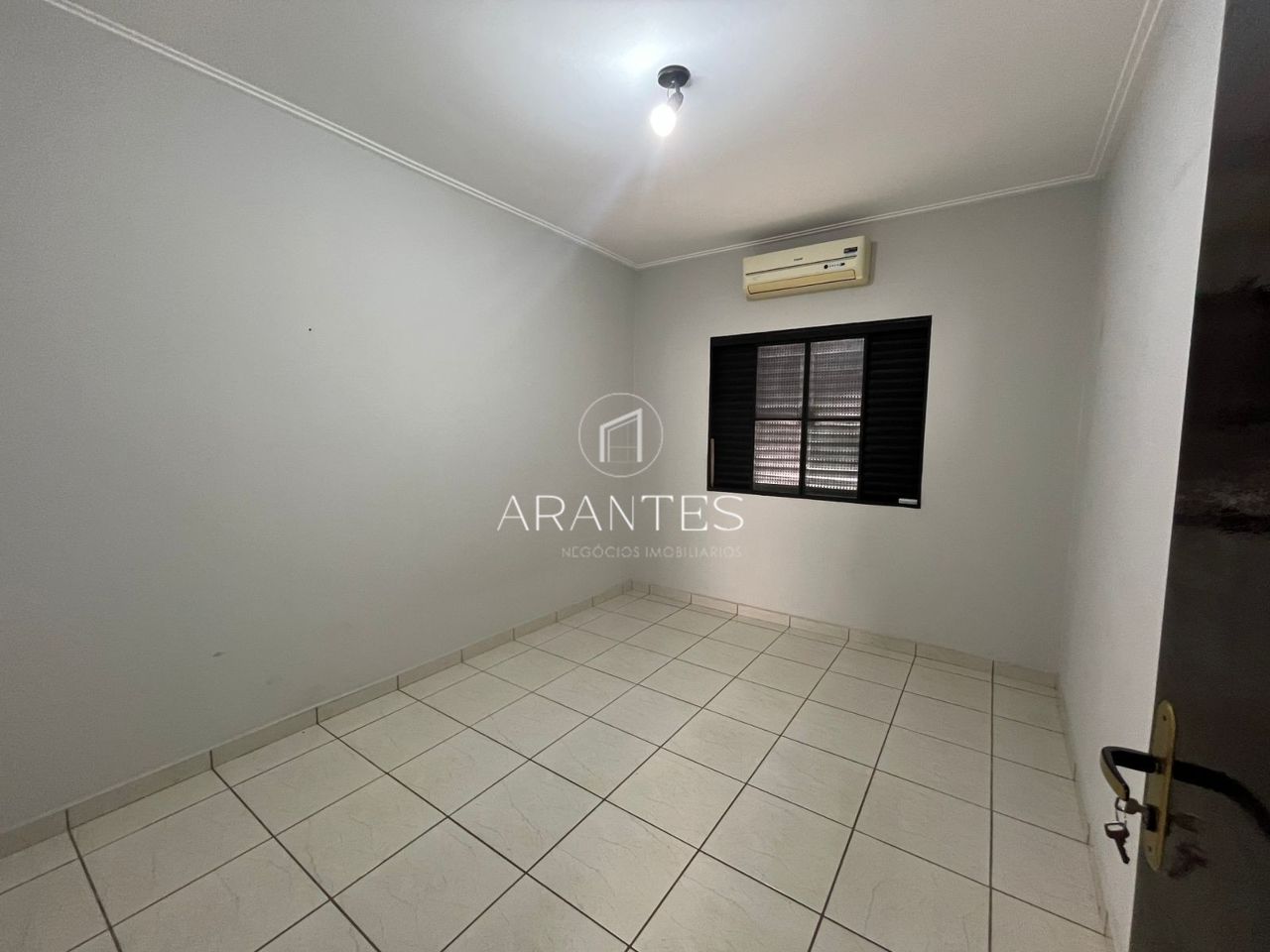 Foto de CASA À VENDA COM EXCELENTE LOCALIZAÇÃO em Vila Nova, Três Lagoas