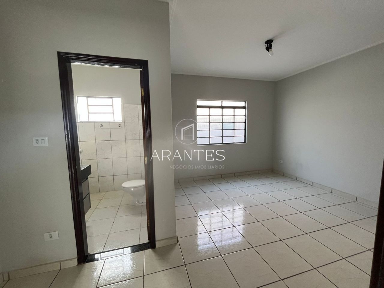 Foto de CASA À VENDA COM EXCELENTE LOCALIZAÇÃO em Vila Nova, Três Lagoas