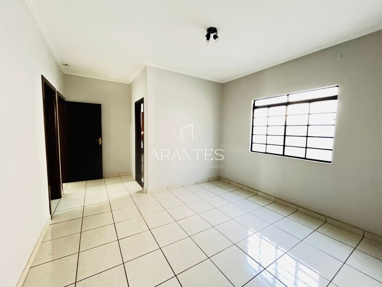 Foto de CASA À VENDA COM EXCELENTE LOCALIZAÇÃO em Vila Nova, Três Lagoas