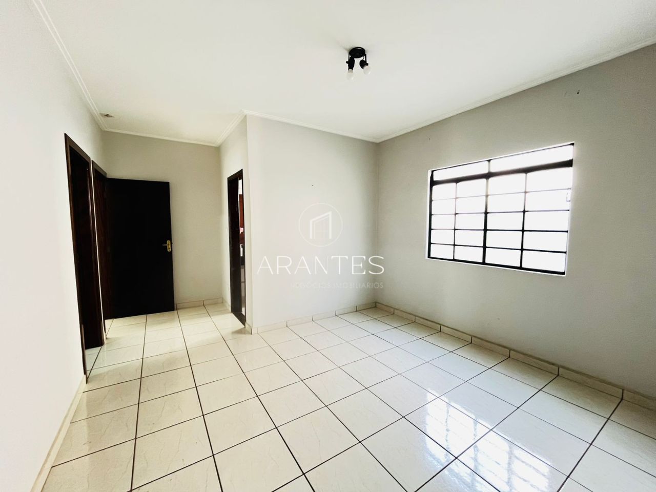 Foto de CASA À VENDA COM EXCELENTE LOCALIZAÇÃO em Vila Nova, Três Lagoas