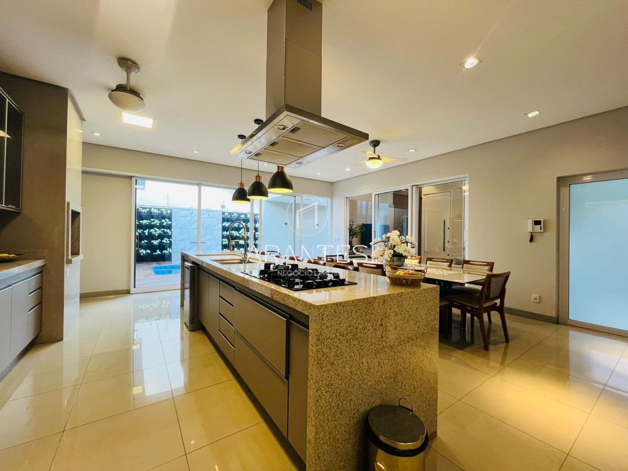 Foto de UMA CASA PERFEITA À VENDA NO COLINOS em Colinos, Três Lagoas