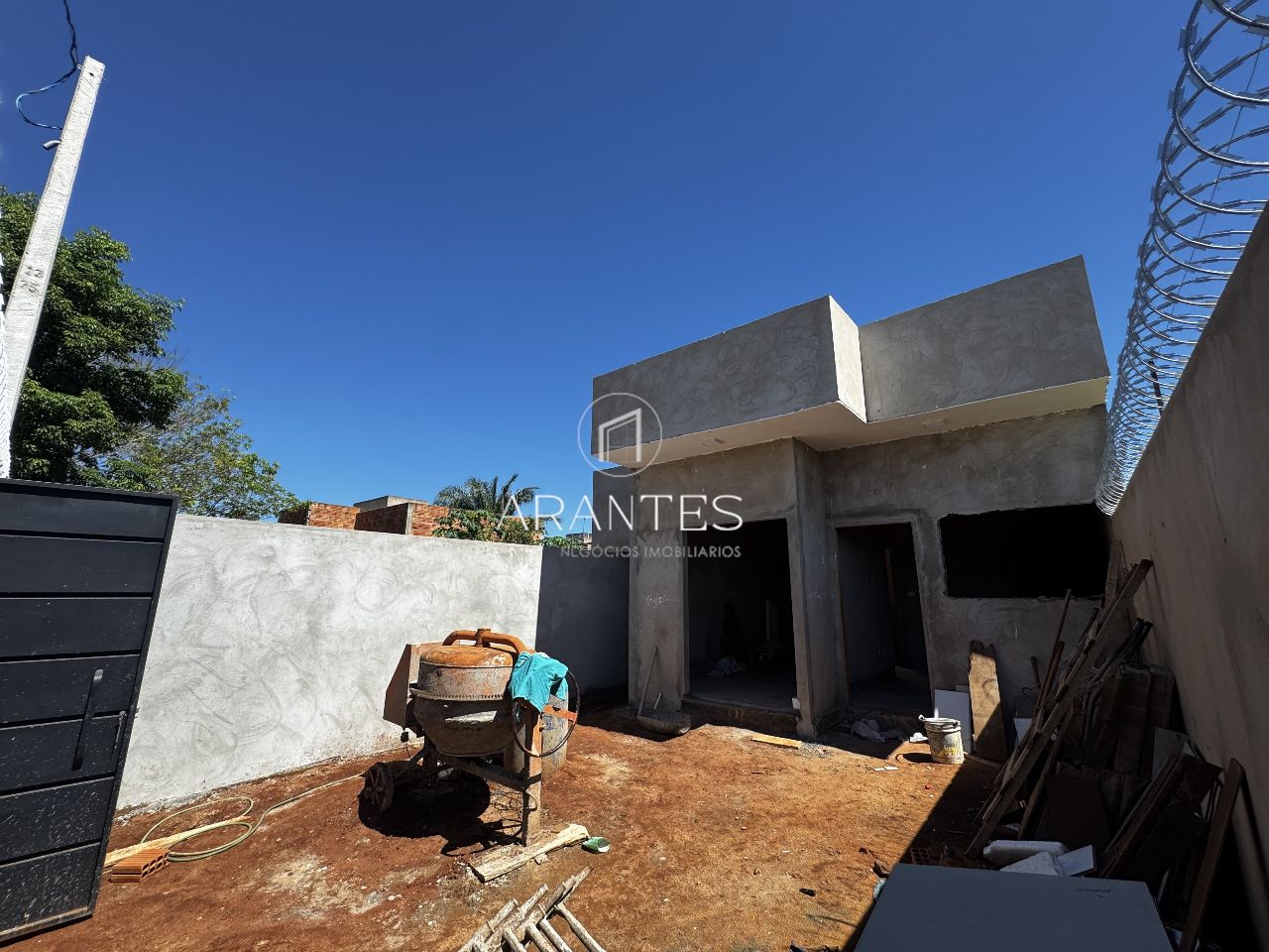 Foto de CASA BOSQUE DAS ARARAS 2 QUARTOS C\SUITE  em Bosque das Araras, Três Lagoas