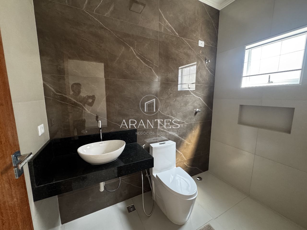 Foto de CASA AMPLA NO BAIRRO SANTA HELENA C\SUITE  em SANTA HELENA, Três Lagoas
