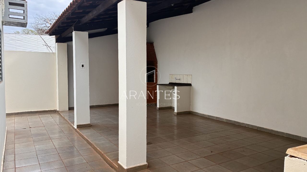 Foto de ?? Casa à venda na Avenida Rosário Congro – Colinos podendo ser comercial . em Colinos, Três Lagoas