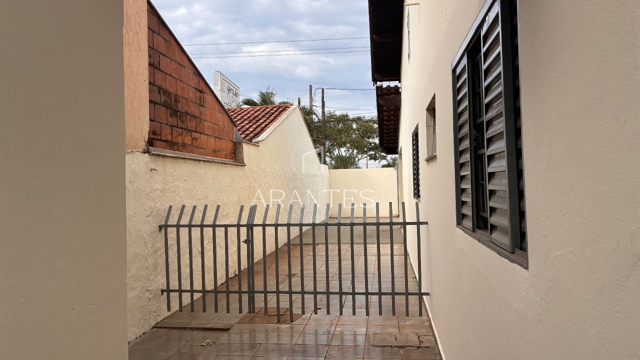 Foto de ?? Casa à venda na Avenida Rosário Congro – Colinos podendo ser comercial . em Colinos, Três Lagoas