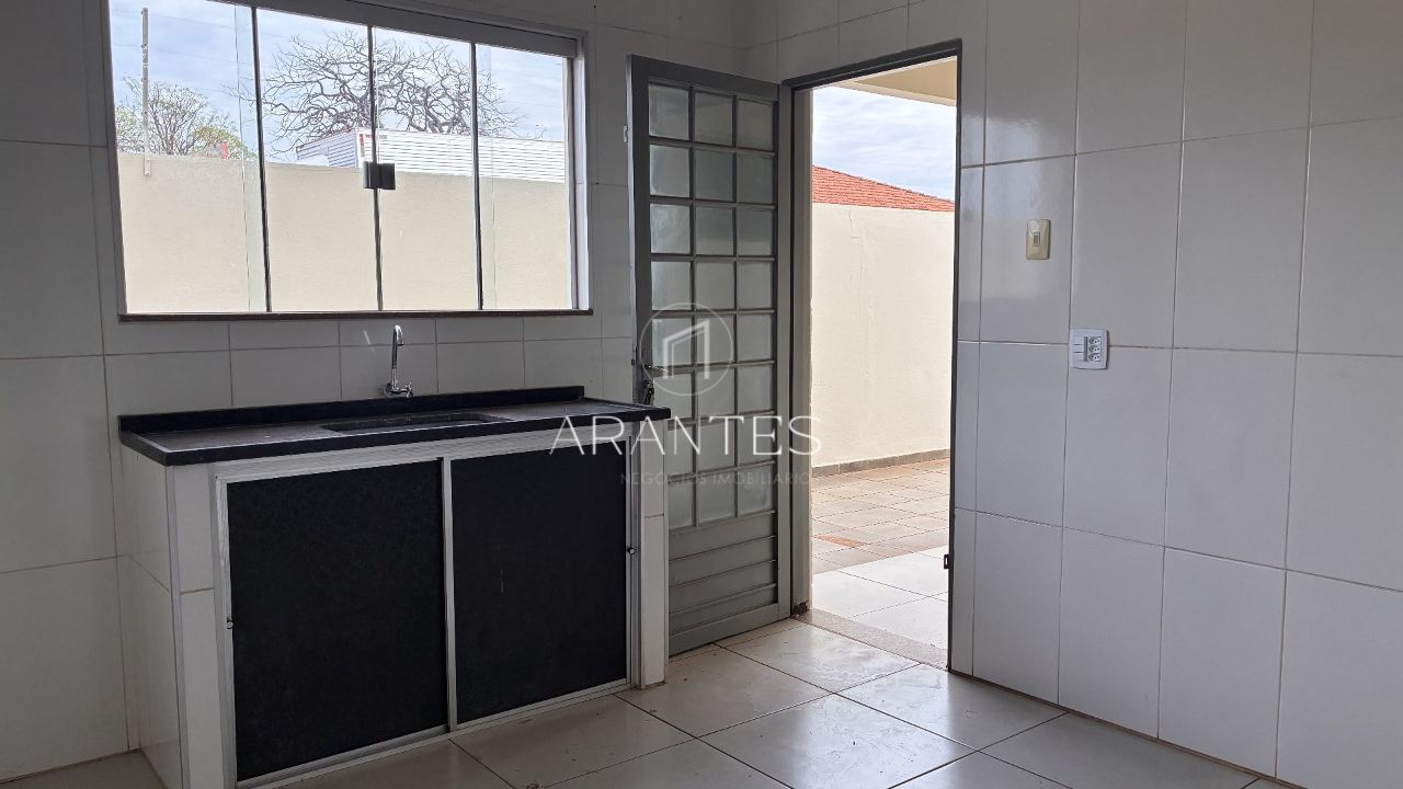 Foto de ?? Casa à venda na Avenida Rosário Congro – Colinos podendo ser comercial . em Colinos, Três Lagoas