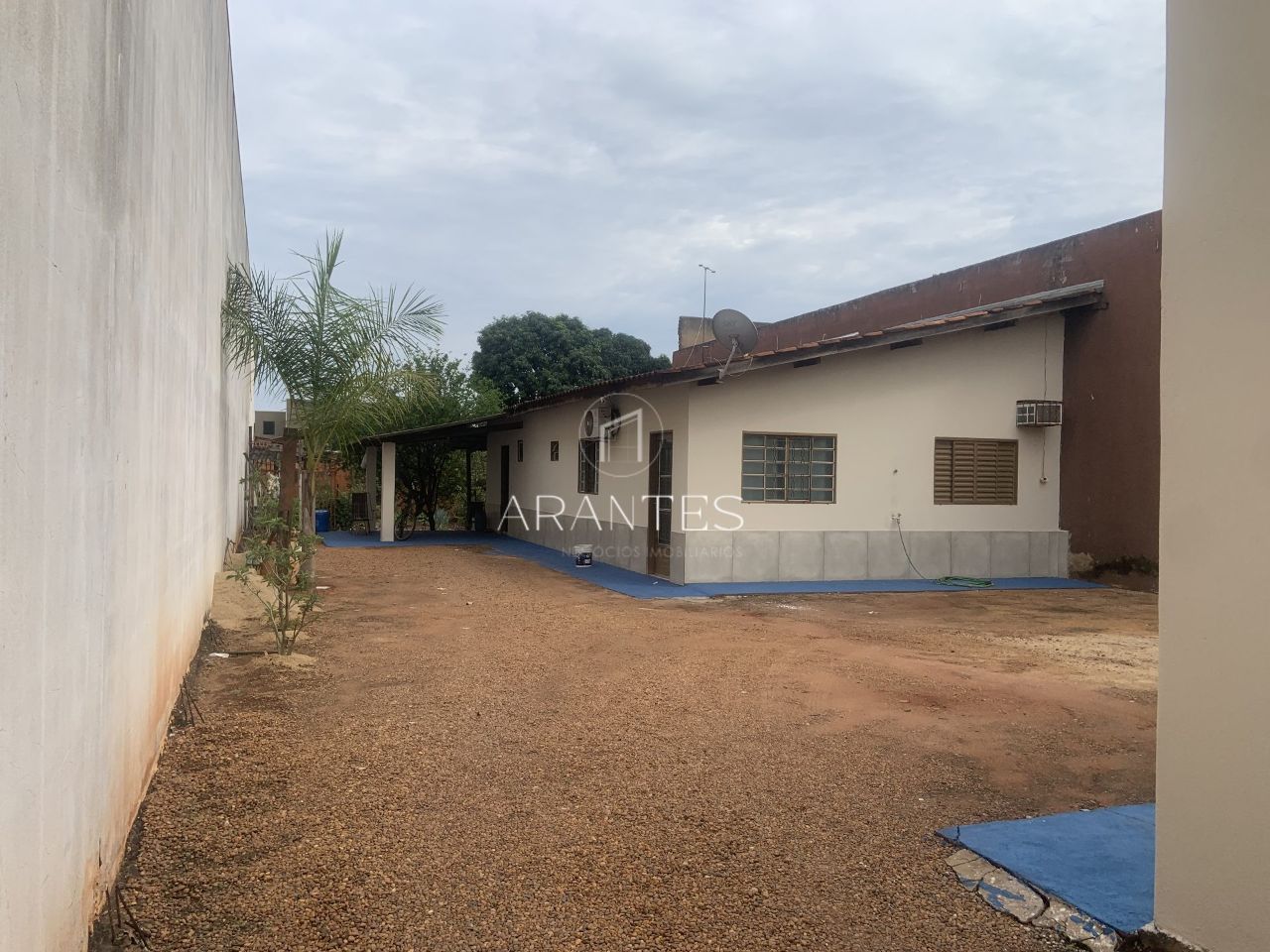 Foto de CASA À VENDA COM TERRENO E SALÃO COMERCIAL. em Av. Ranunpho Marques Leal, Três Lagoas