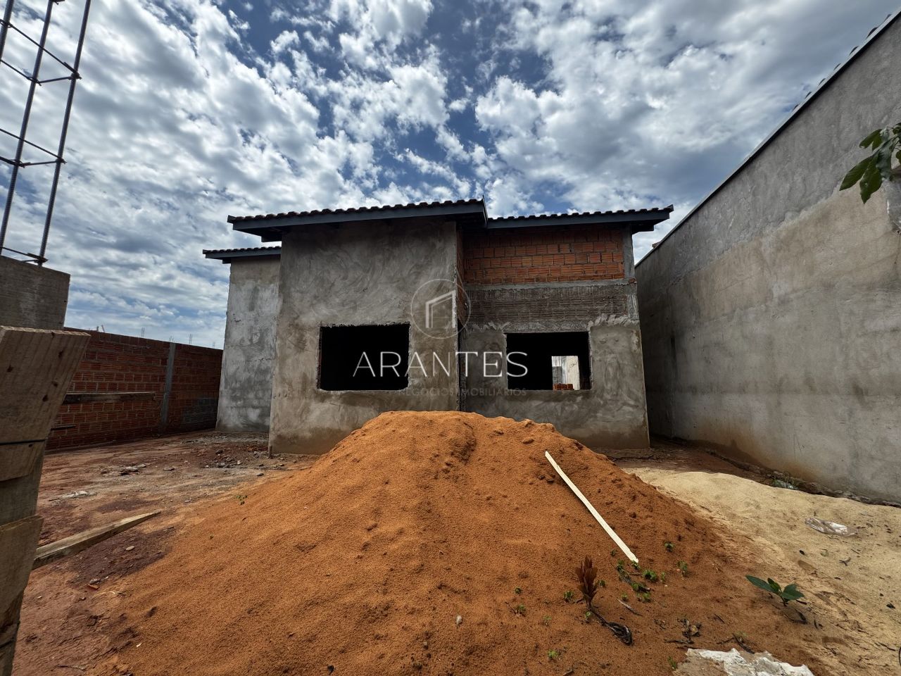 Foto de CASA EM TERRENO AMPLO NO BAIRRO NOVA TRES LAGOAS em Nova Três Lagoas, Três Lagoas