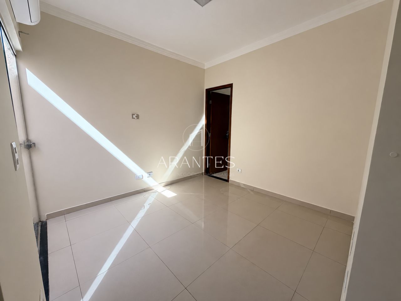 Foto de CASA À VENDA - JD DOS IPÊS III em Jardim dos Ipês, Três Lagoas