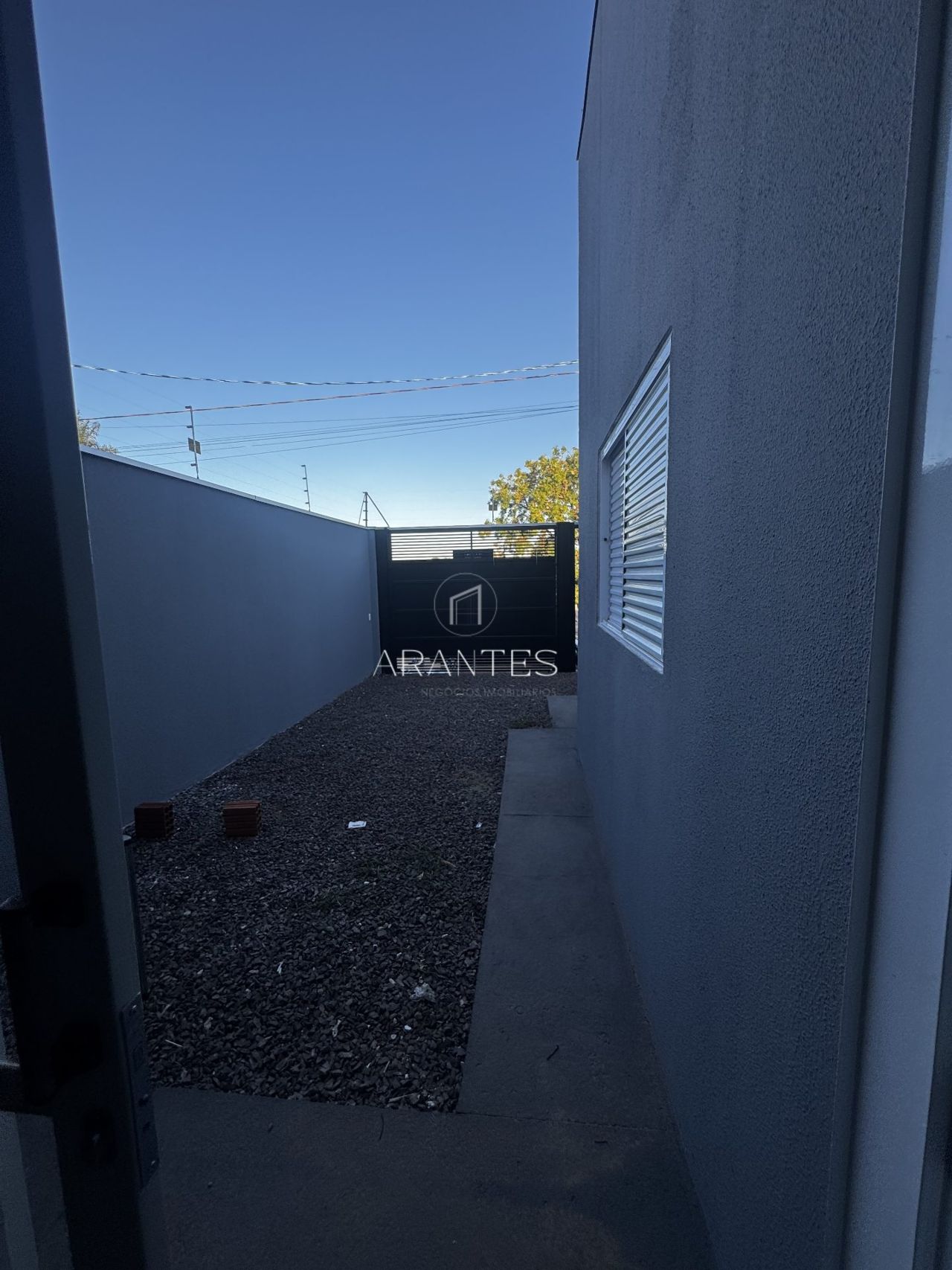 Foto de CASA DE ESQUINA NO BELA VISTA DA LAGOA 2 QUARTOS C\SUITE em Bela Vista da Lagoa, Três Lagoas