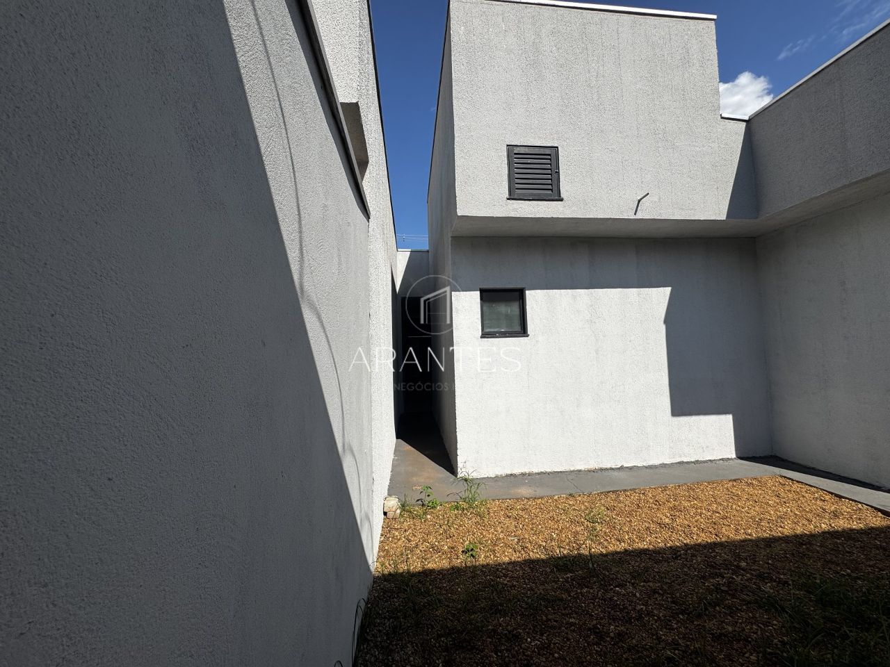 Foto de CASA À VENDA - CONDOMÍNIO ALTO CAPIVARI em Jardim Progresso, Três Lagoas