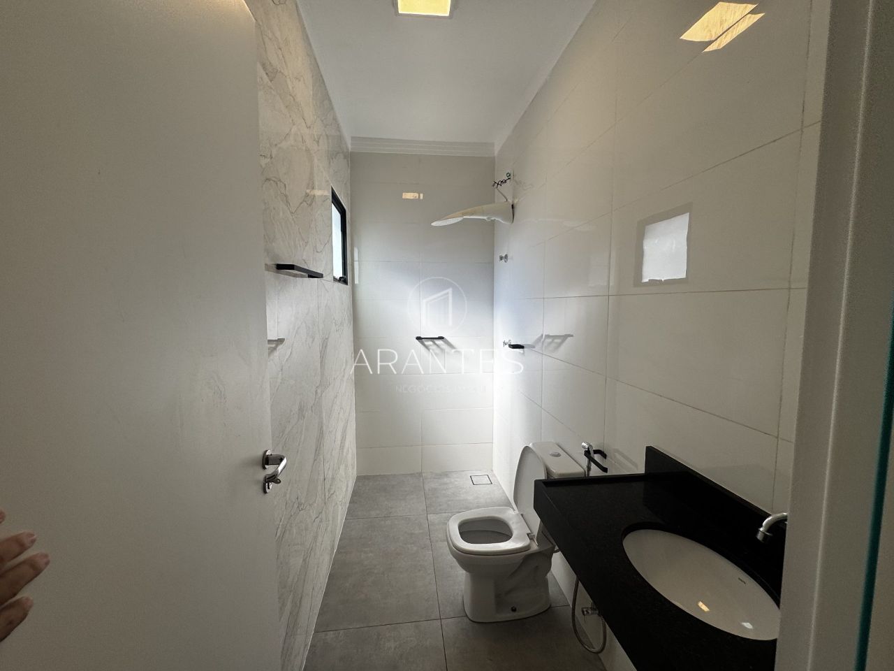 Foto de CASA À VENDA - CONDOMÍNIO ALTO CAPIVARI em Jardim Progresso, Três Lagoas