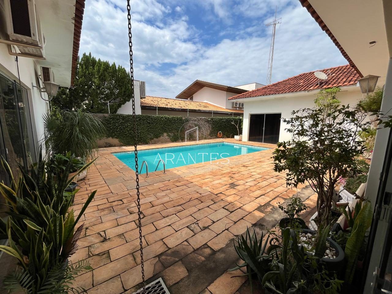 Foto de CASA DE ESQUINA NO COLINOS À VENDA em Colinos, Três Lagoas