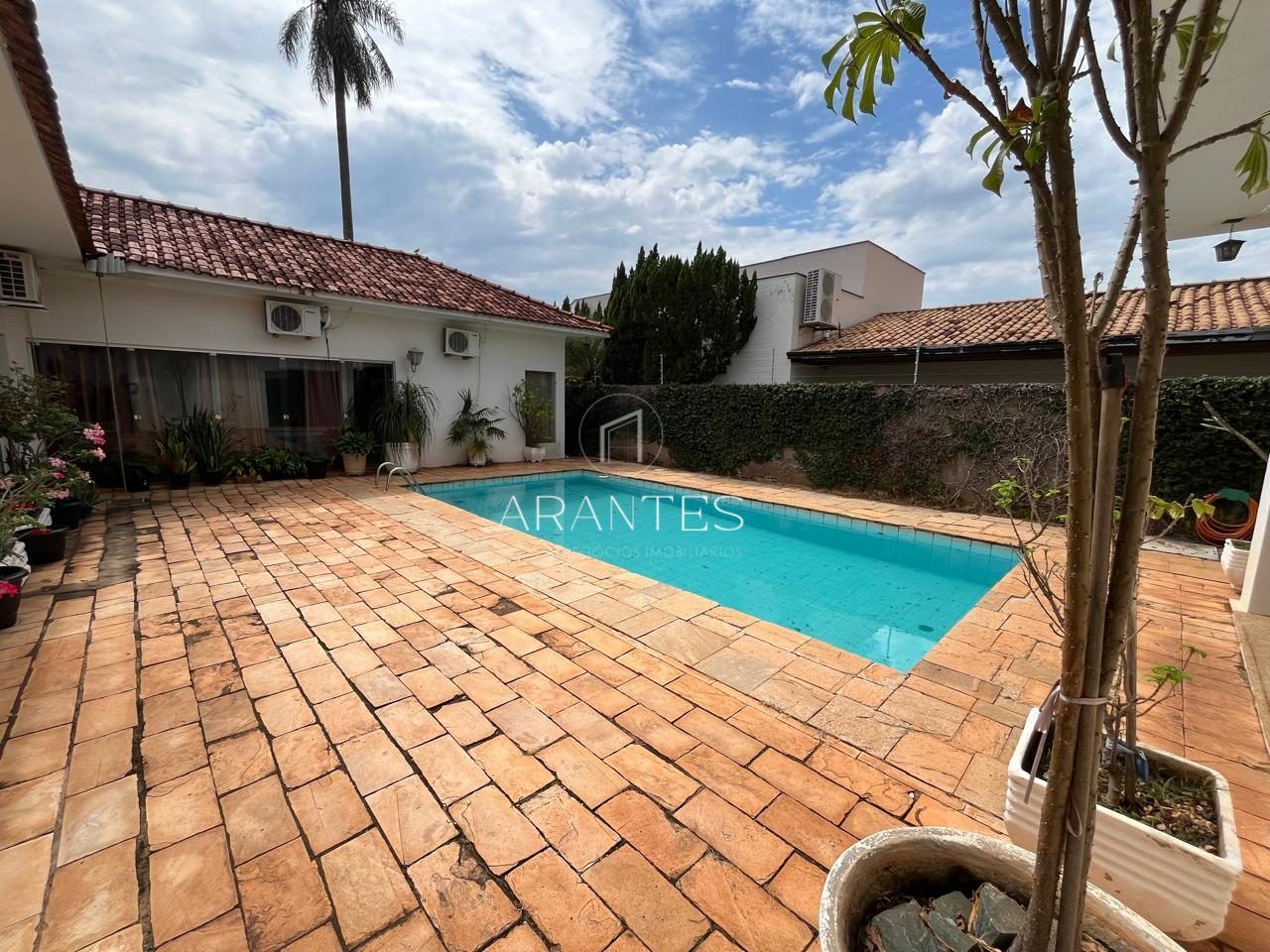Foto de CASA DE ESQUINA NO COLINOS À VENDA em Colinos, Três Lagoas