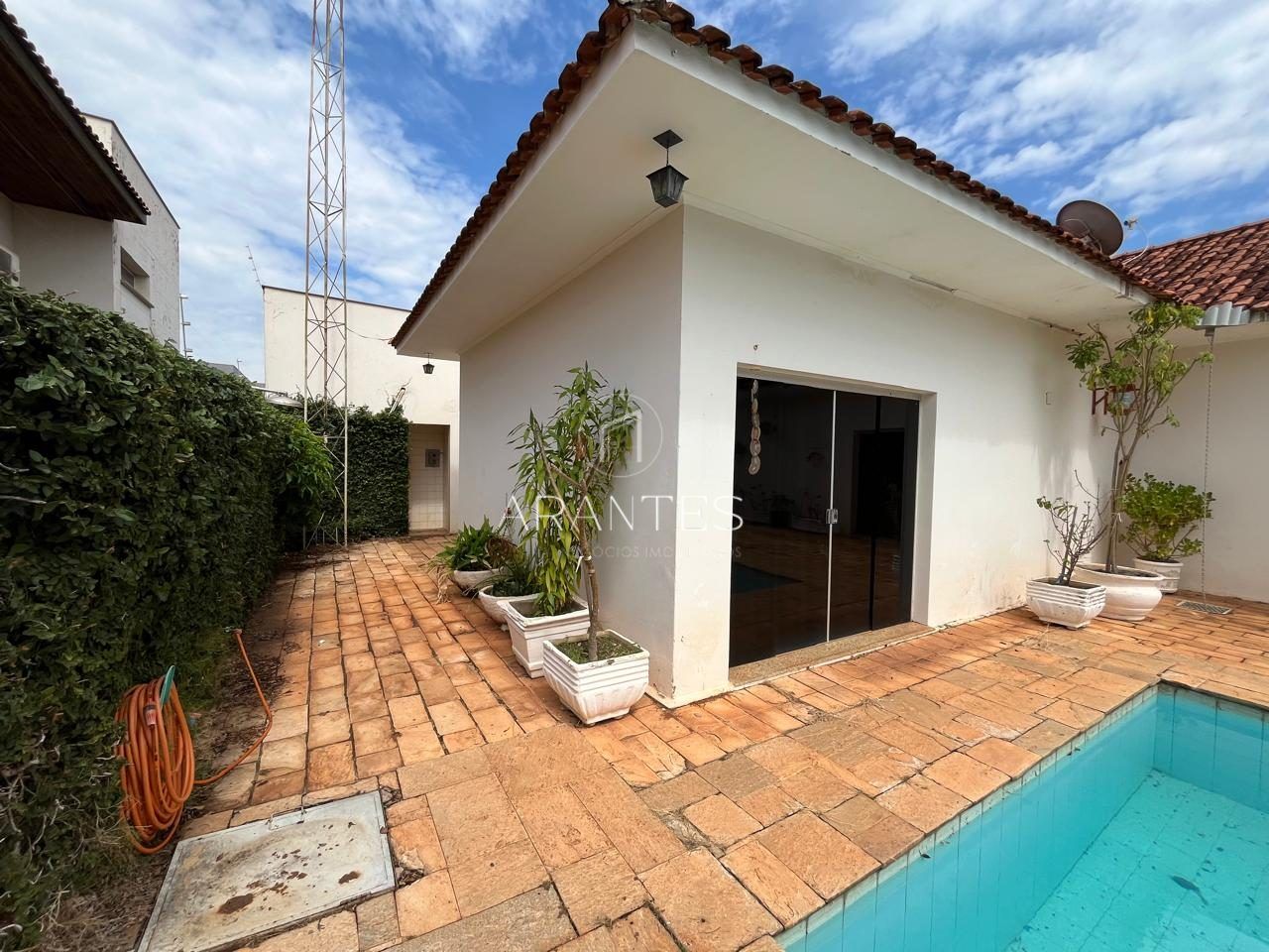 Foto de CASA DE ESQUINA NO COLINOS À VENDA em Colinos, Três Lagoas