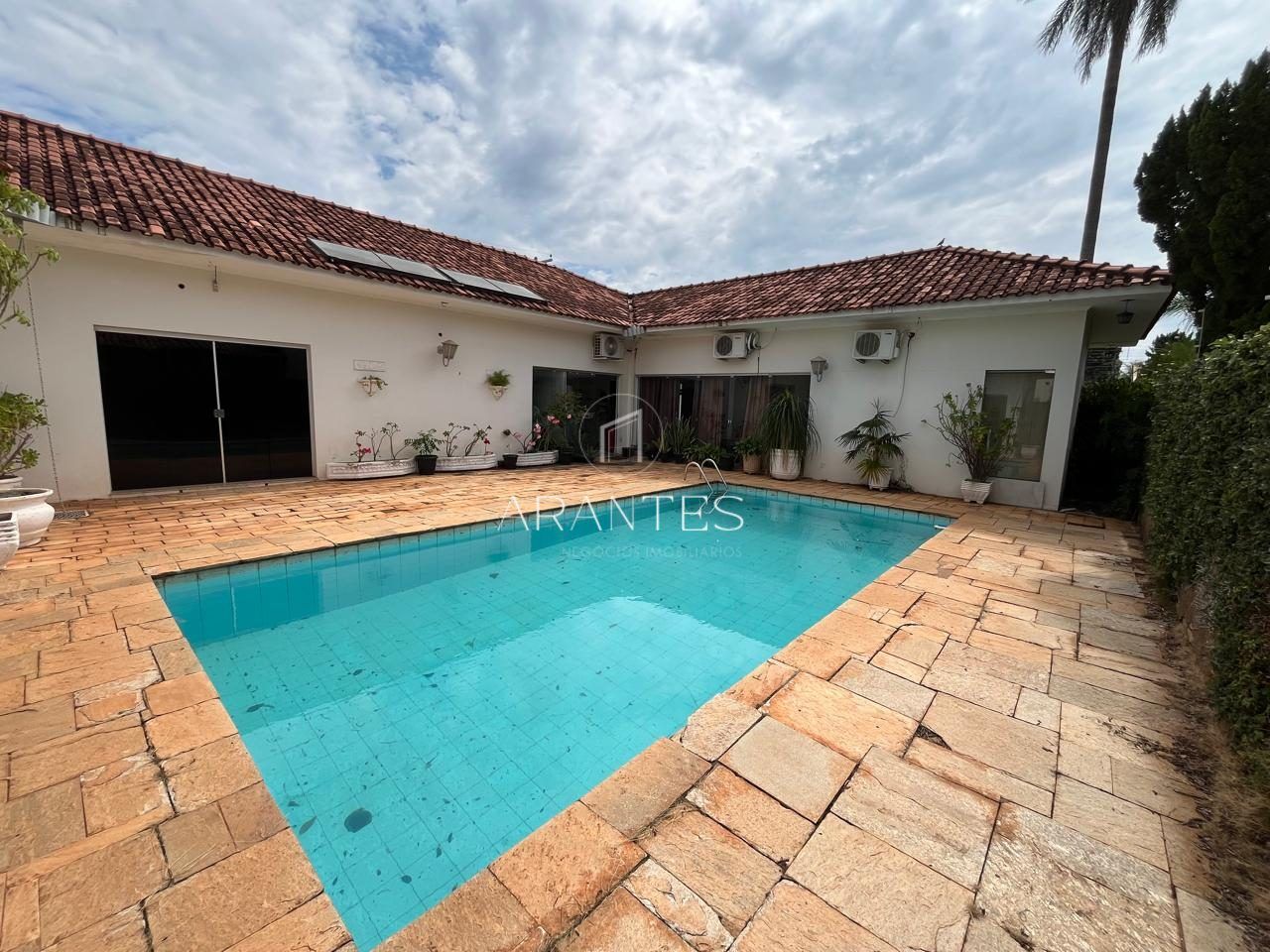 Foto de CASA DE ESQUINA NO COLINOS À VENDA em Colinos, Três Lagoas