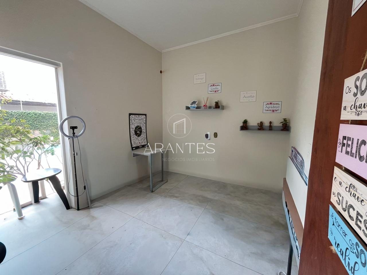 Foto de CASA DE ESQUINA NO COLINOS À VENDA em Colinos, Três Lagoas