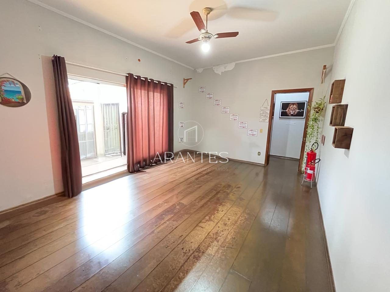 Foto de CASA DE ESQUINA NO COLINOS À VENDA em Colinos, Três Lagoas