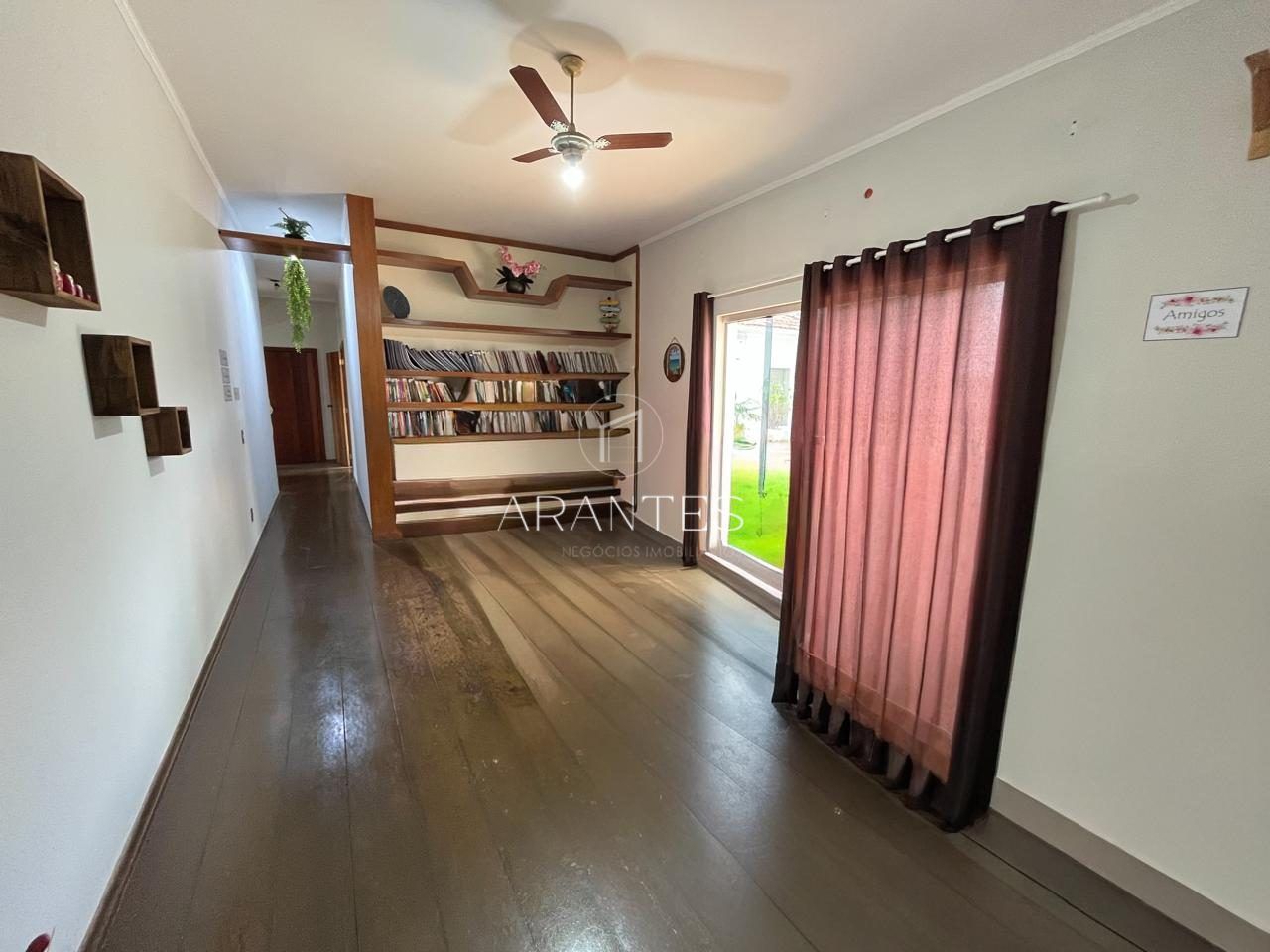 Foto de CASA DE ESQUINA NO COLINOS À VENDA em Colinos, Três Lagoas