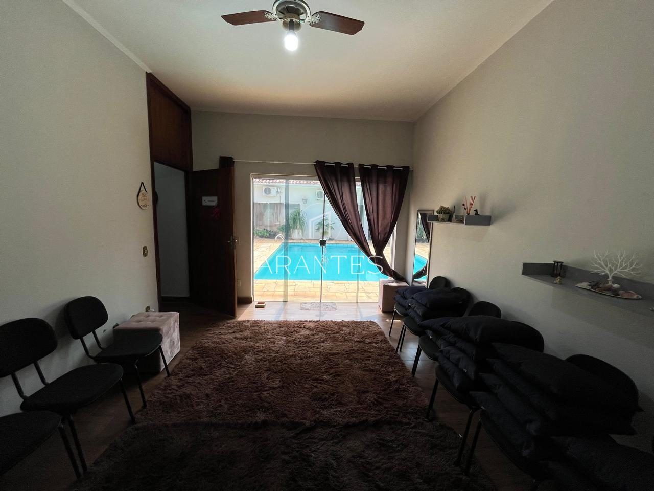 Foto de CASA DE ESQUINA NO COLINOS À VENDA em Colinos, Três Lagoas