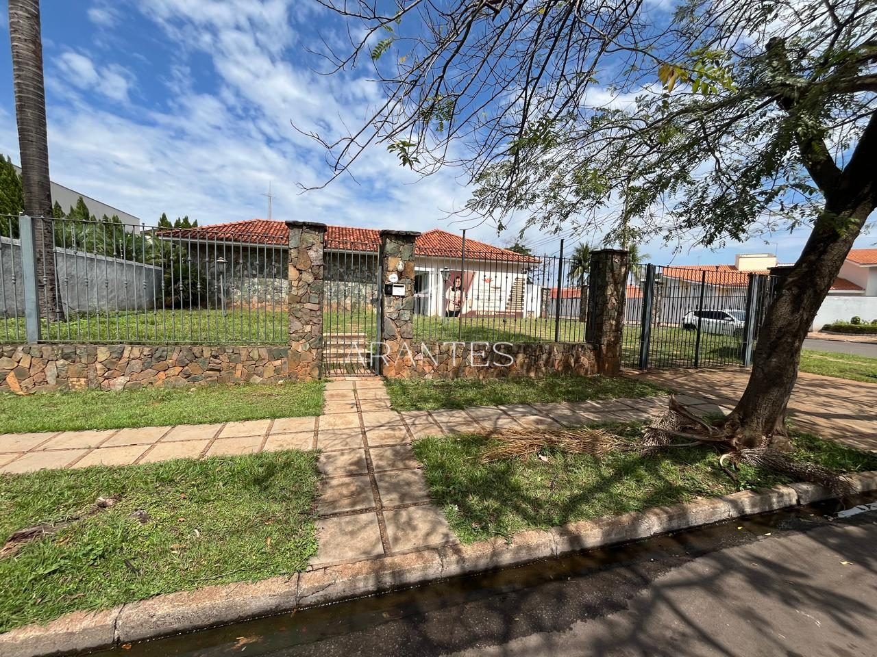 Foto de CASA DE ESQUINA NO COLINOS À VENDA em Colinos, Três Lagoas