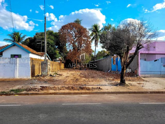 Terreno à venda no Bairro Nossa Senhora Aparecida 
