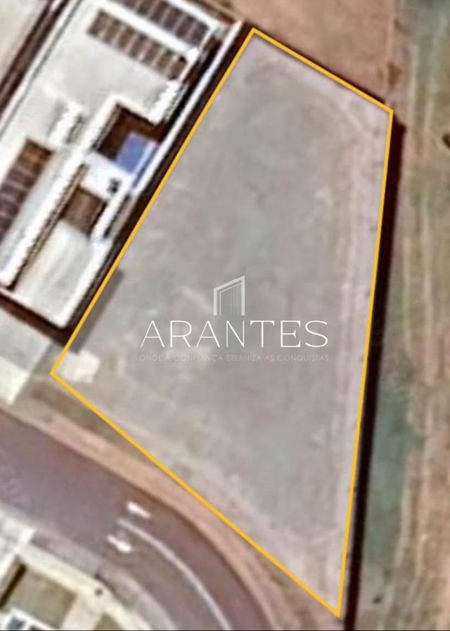 Terreno à venda no Condomínio Portal das Águas