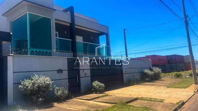 Sobrado de 3 quartos, 270 m² à venda por R$ 865 mil – Nova Três Lagoas/MS.