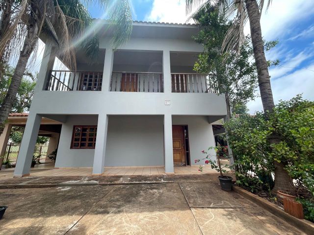 Casa ampla – 850m² de terreno – Centro de Brasilândia/MS