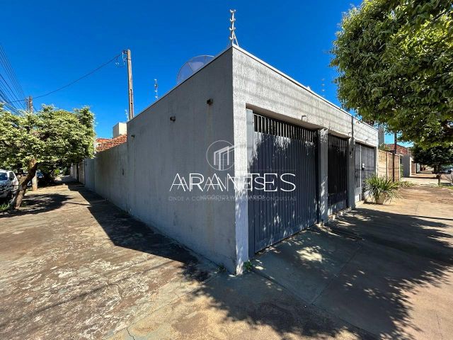 Casa comercial – 120 m² construídos – Centro