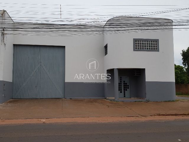 ALUGO BARRACÃO DE ESQUINA NA AV: RANULPHO