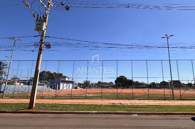 Terreno à venda no Parque Osmar Dutra