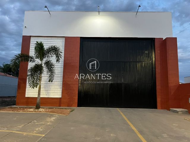 BARRACÃO PARA LOCAÇÃO NA AV ANTÔNIO TRAJANO