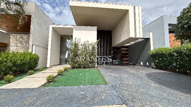 Casa belíssima no Village disponível para venda e locação!