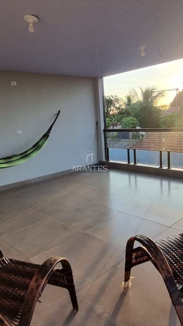 VENDE-SE SOBRADO em excelente localização!