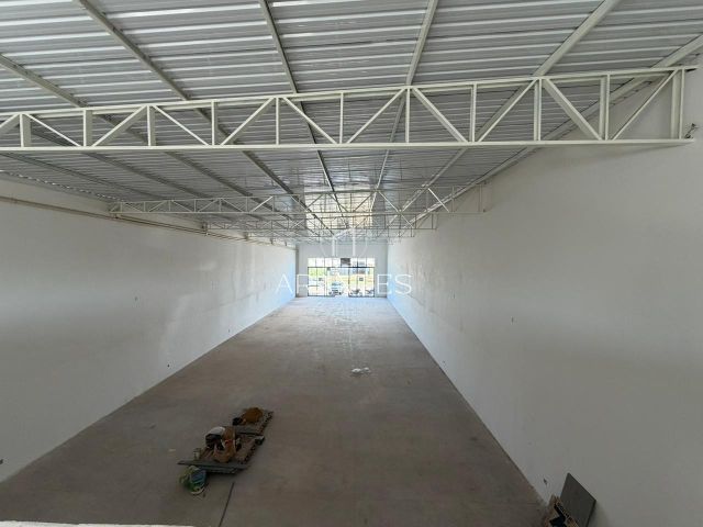 ALUGO BARRACÃO NA AV FILINTO MULLER