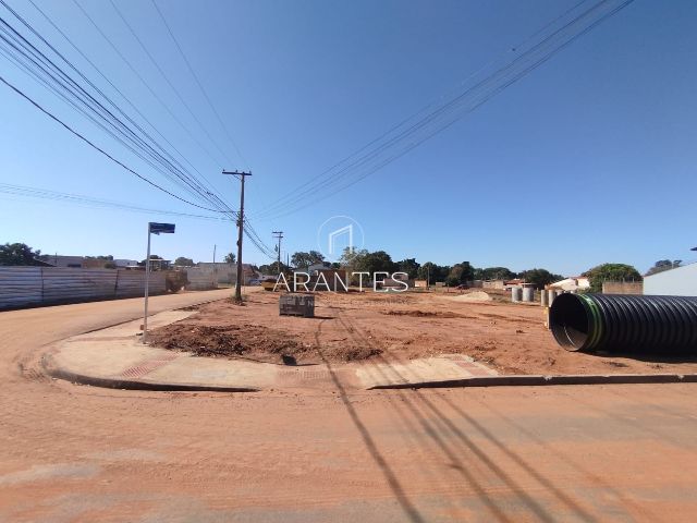 ALUGO TERRENO DE ESQUINA EXCELENTE 