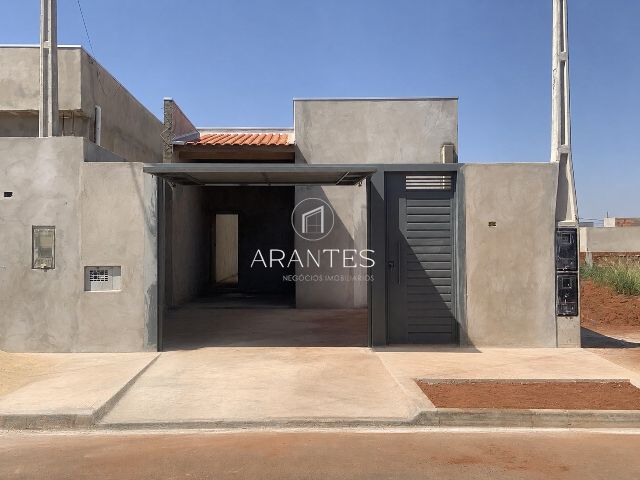 Casa à venda com amplo espaço para futuras ampliações — aceita financiamento - BOSQUE DAS ARARAS