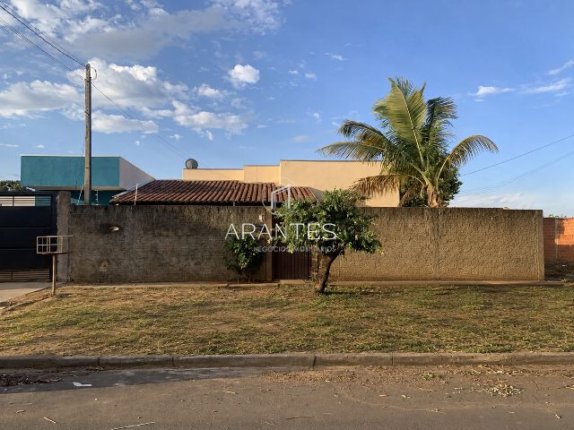 CASA PARA LOCAÇÃO - JD. MOÇAMBIQUE